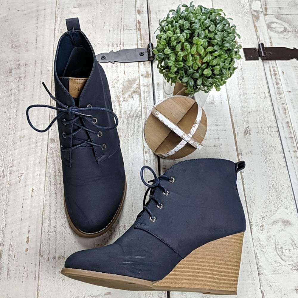 Nautica Waterline wedges